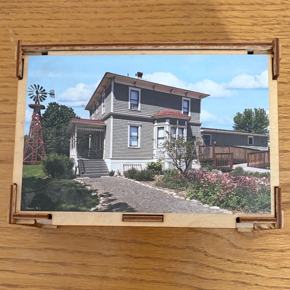 Other - Charming Wooden House Photo Box